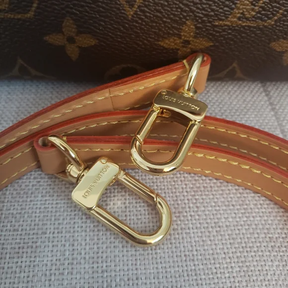 LV 2022 Nano Speedy model w/ detachable strap - Picture 3 of 16